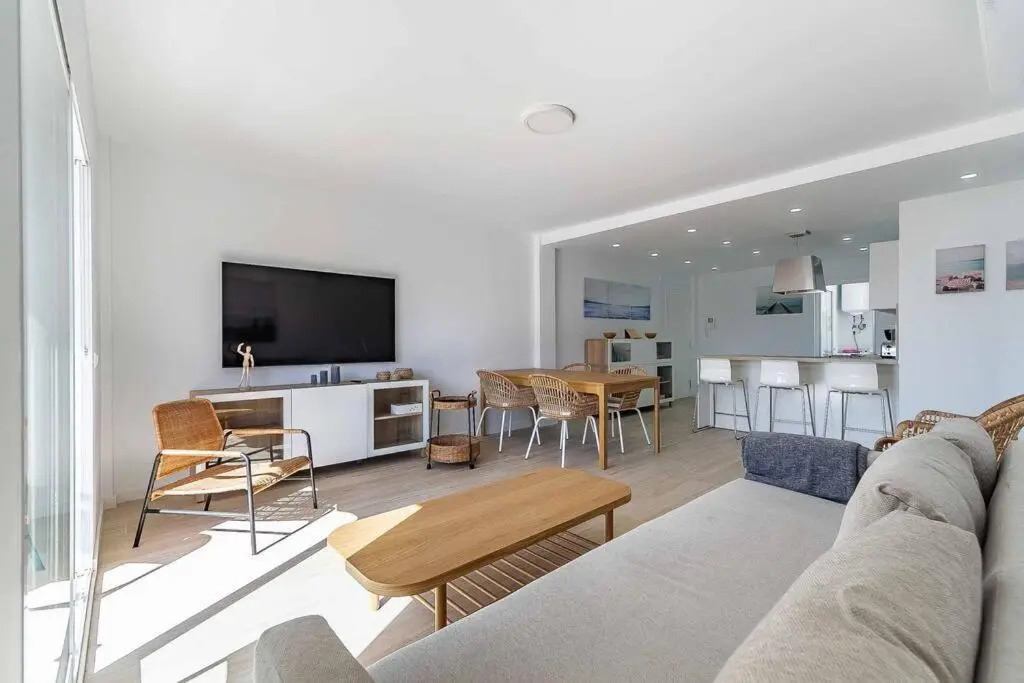 72-Modern Apartment in the Heart of Fuengirola!