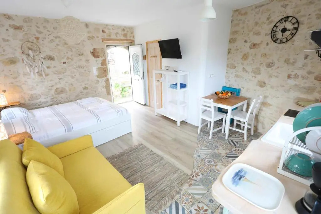 Ravi Boutique Home - 1 minute walk from beach