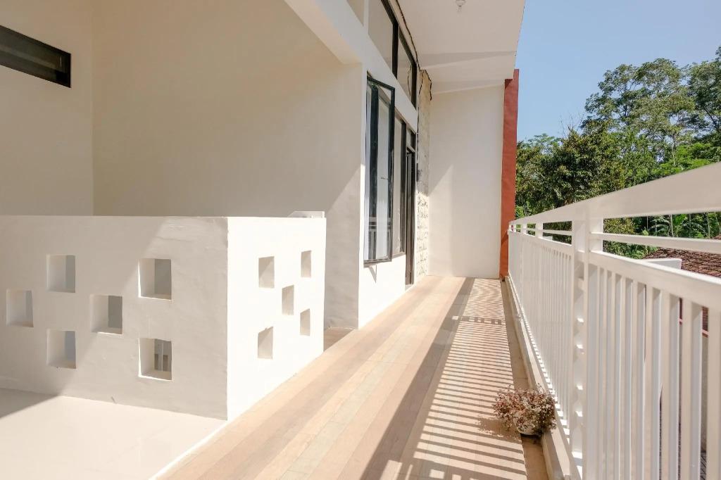 OYO 2798 Semeru Residence Syariah
