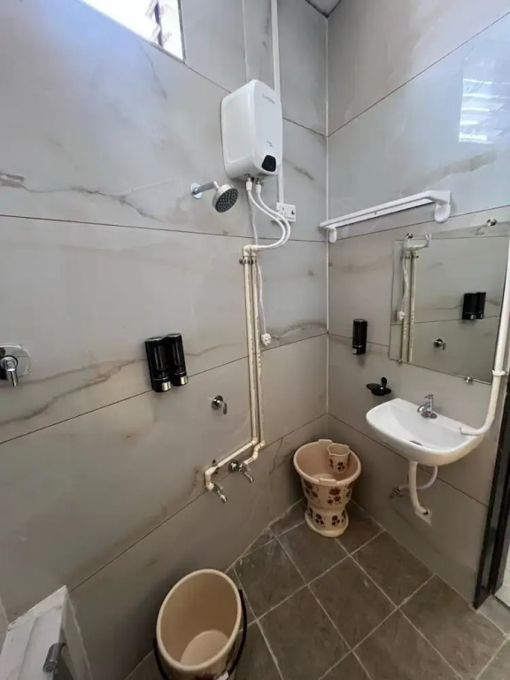 Hotel Darshan Palace - Near Dwarka Railway Station & Shree Dwarkadhish Temple