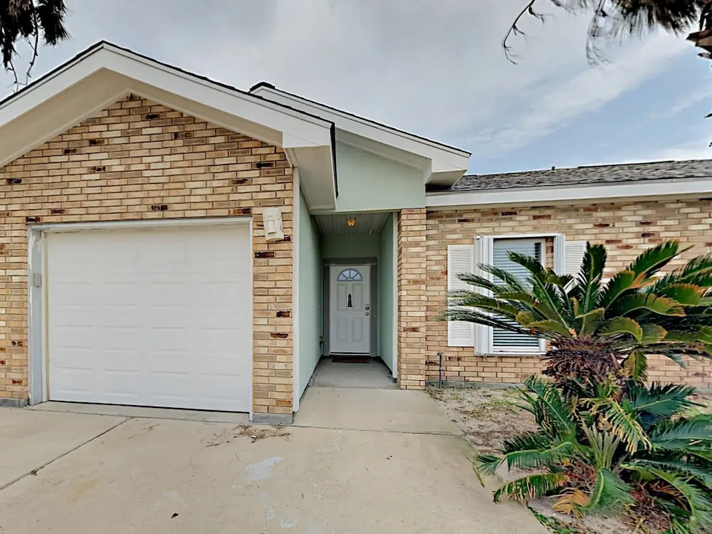 Quaint Seashore Condo in Port Aransas by RedAwning