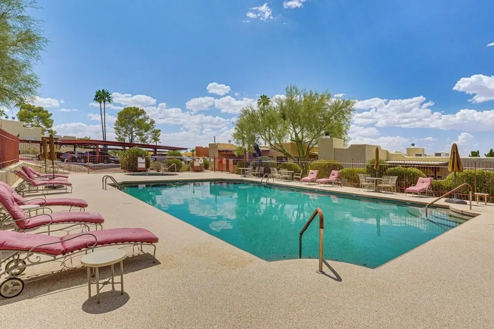 Pool & Hot Tub Access! Catalina Foothills Condo