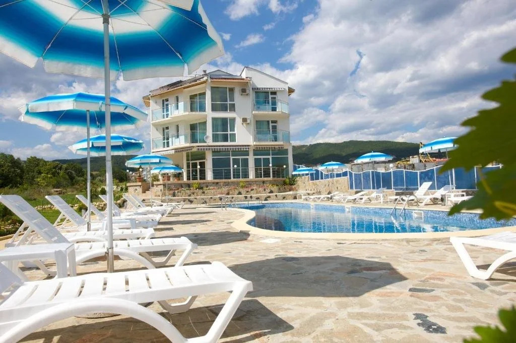 Nushev Hotel