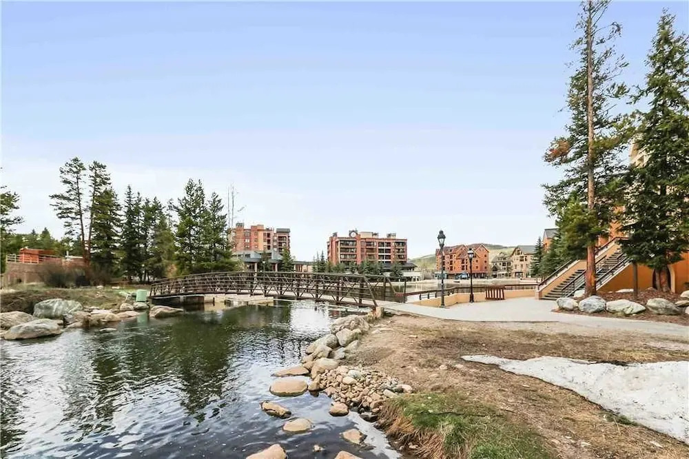 Snodallion 5 Bedroom Condo