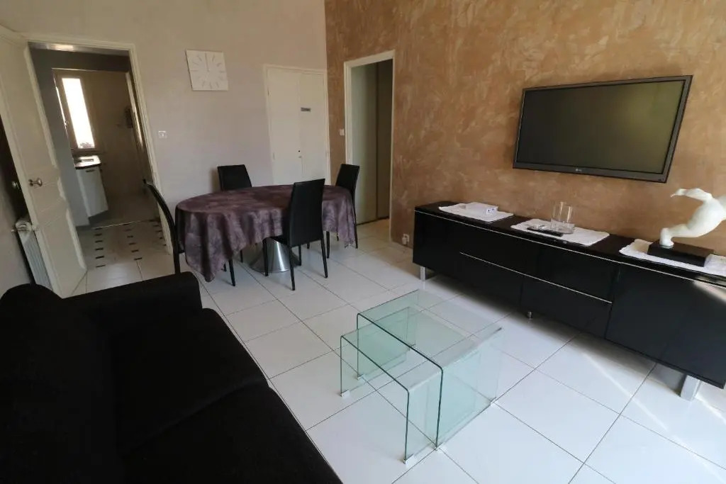 Comfort 1 Bedroom Canada Carlton 208