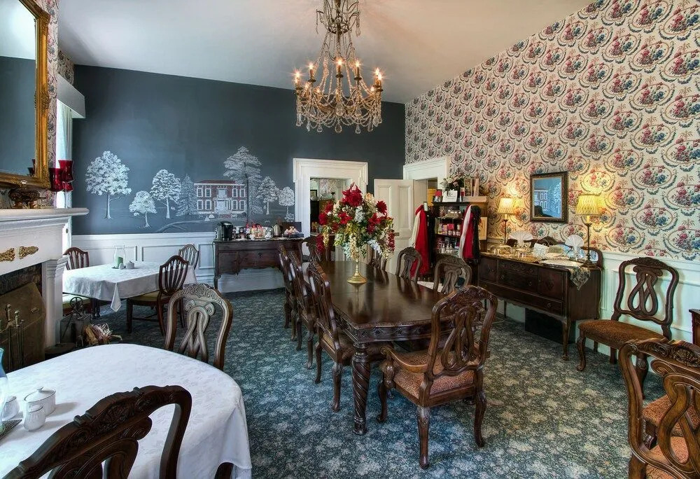 1851 Historic Maple Hill Manor B&B