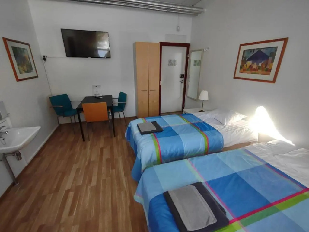 Hotel 24