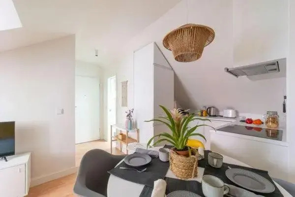 Monsanto Hill House - NO. 565 1E