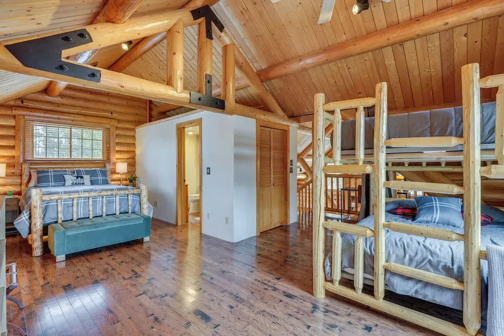 4 Mi to Rocky Mtn Nat'l Park: Cabin Near Town!