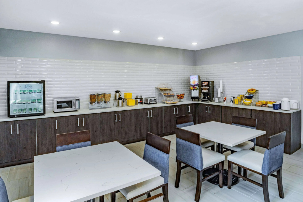 Days Inn & Suites by Wyndham Horn Lake - Memphis Graceland