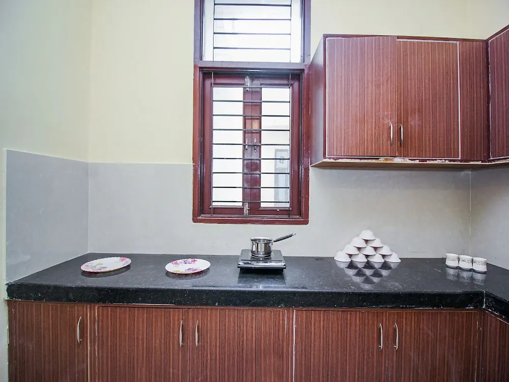 OYO Home 18790 Vibrant 2BHK