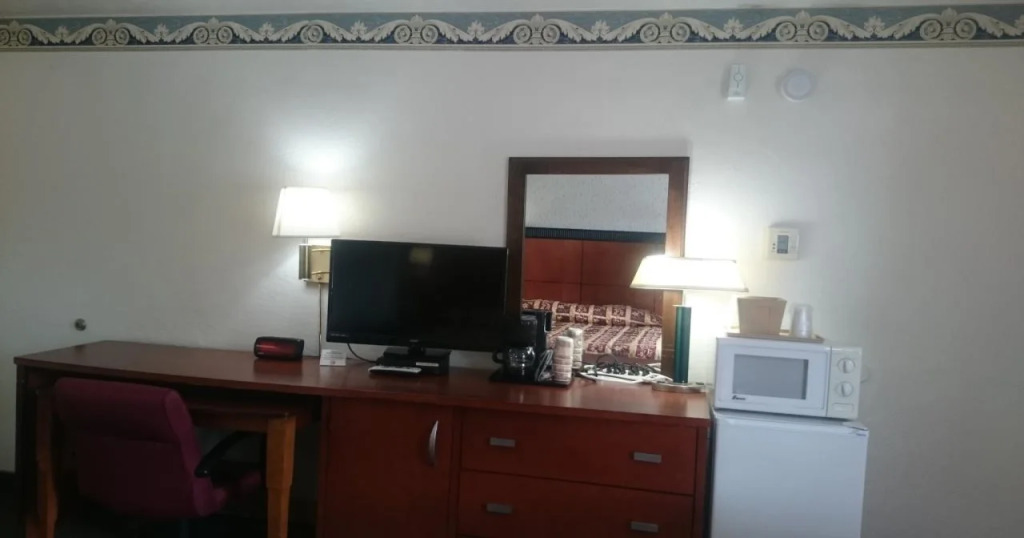 Monterey Fairgrounds Inn