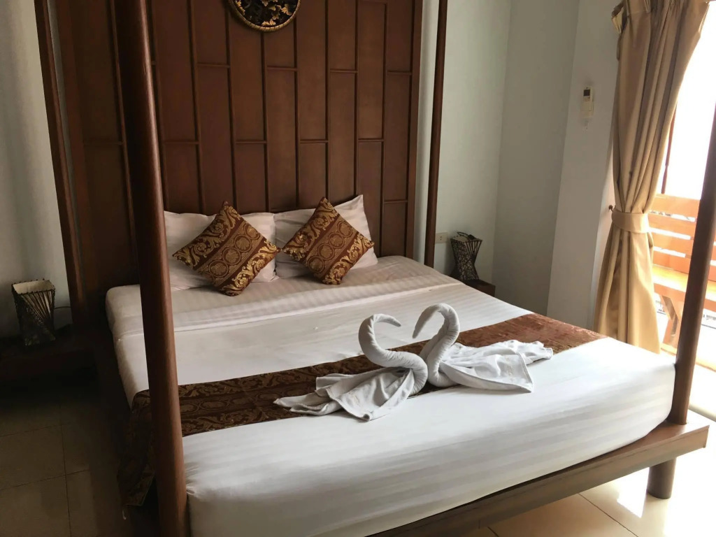Lotus Hotel Patong