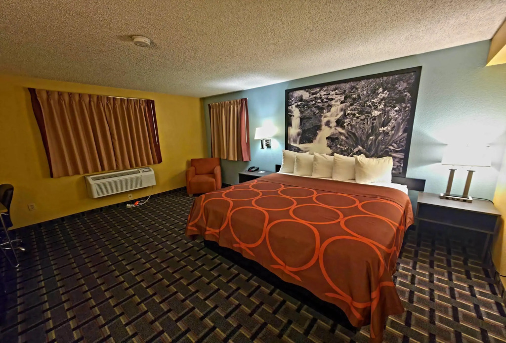 Super 8 by Wyndham Henderson North East Denver