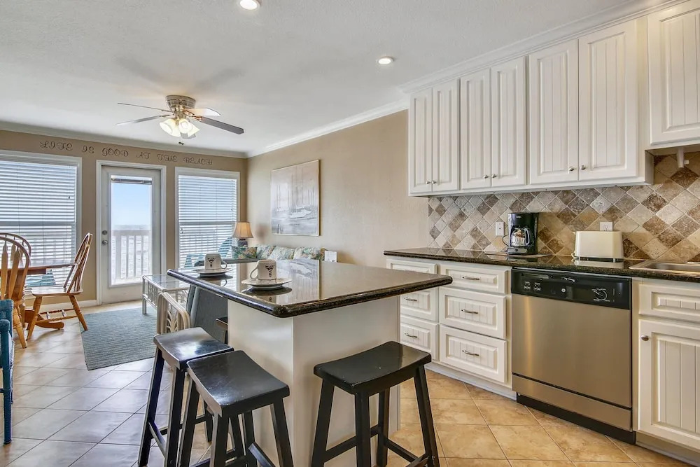 Seascape 1210 1 Bedroom Condo by RedAwning