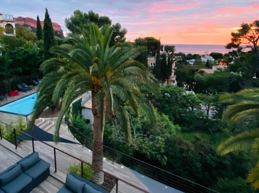 THE ADDRESS CASSIS