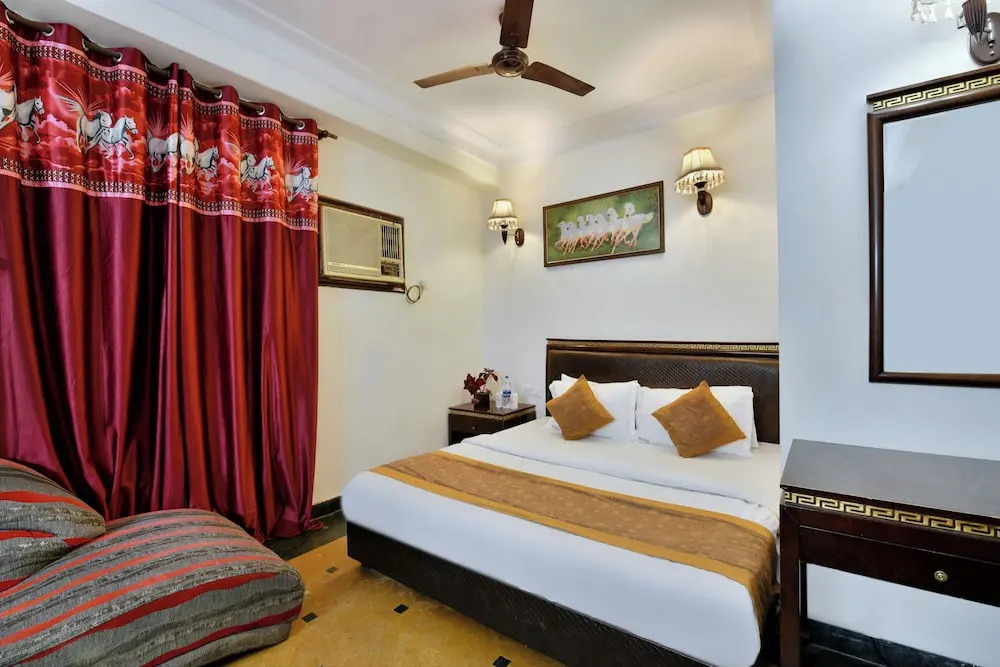 Hotel Revels By A1Rooms