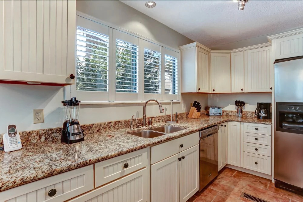 Cake By The Ocean - 3 Br Condo