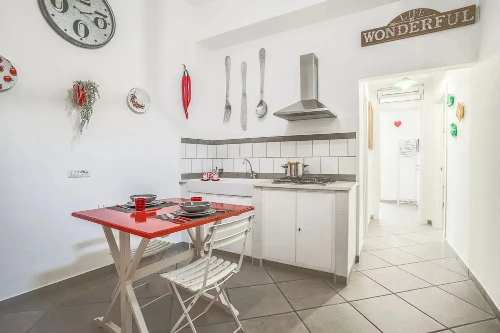 4 Bedrooms Apt In Sorrento Center | Location&View