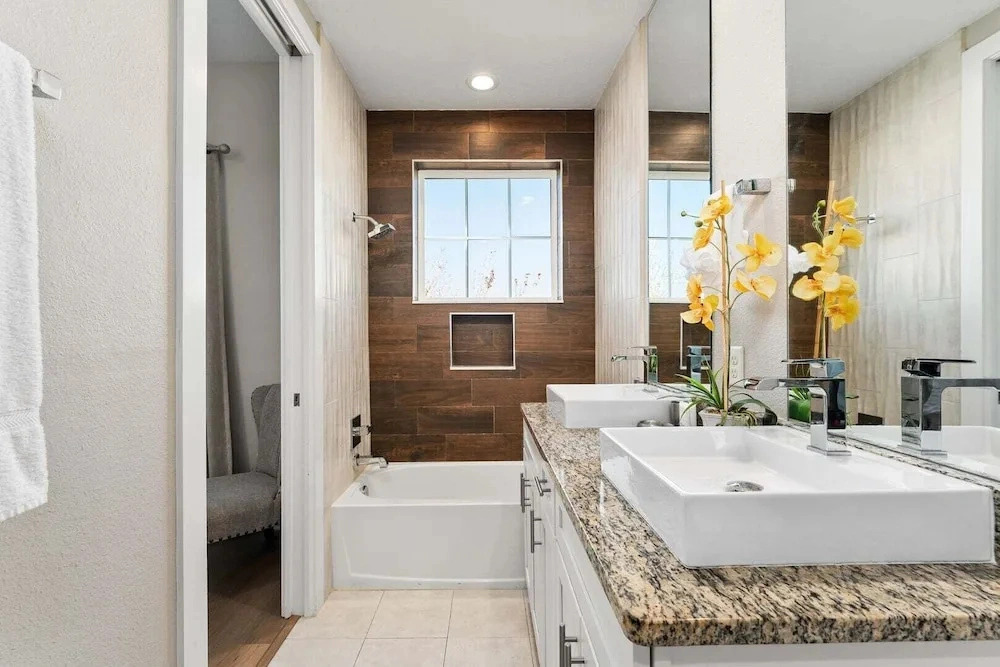 Spacious Family Villa 5min to Disney