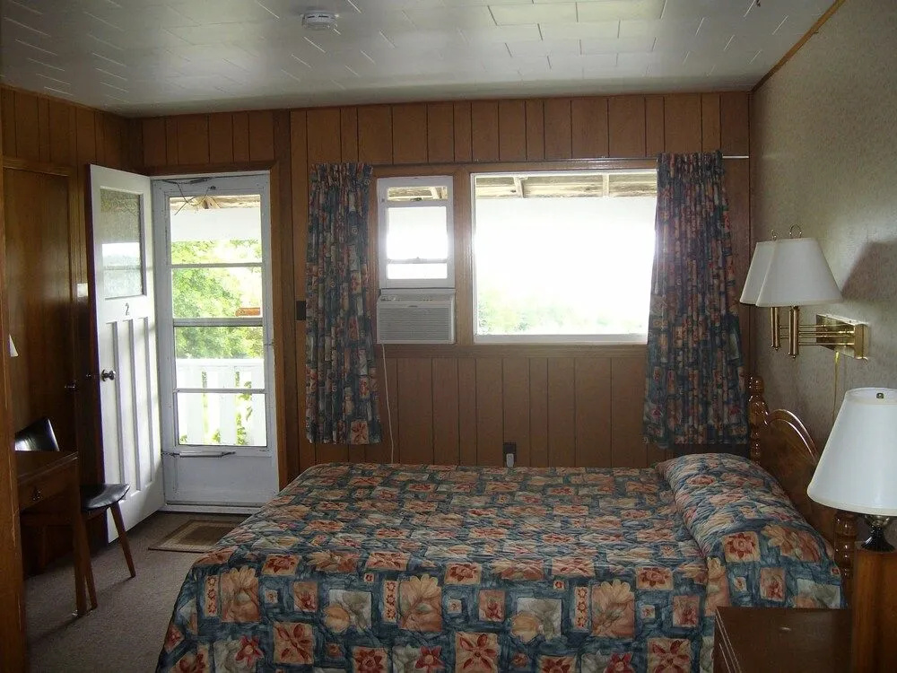 Singing Sands Inn Motel
