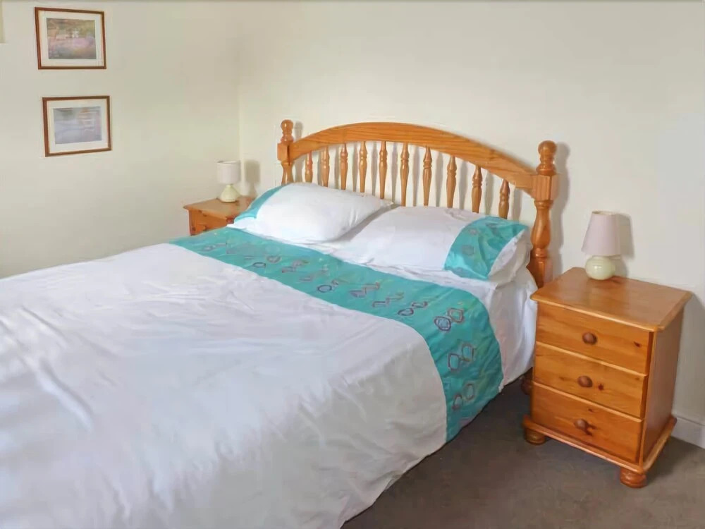Dipley Cottage
