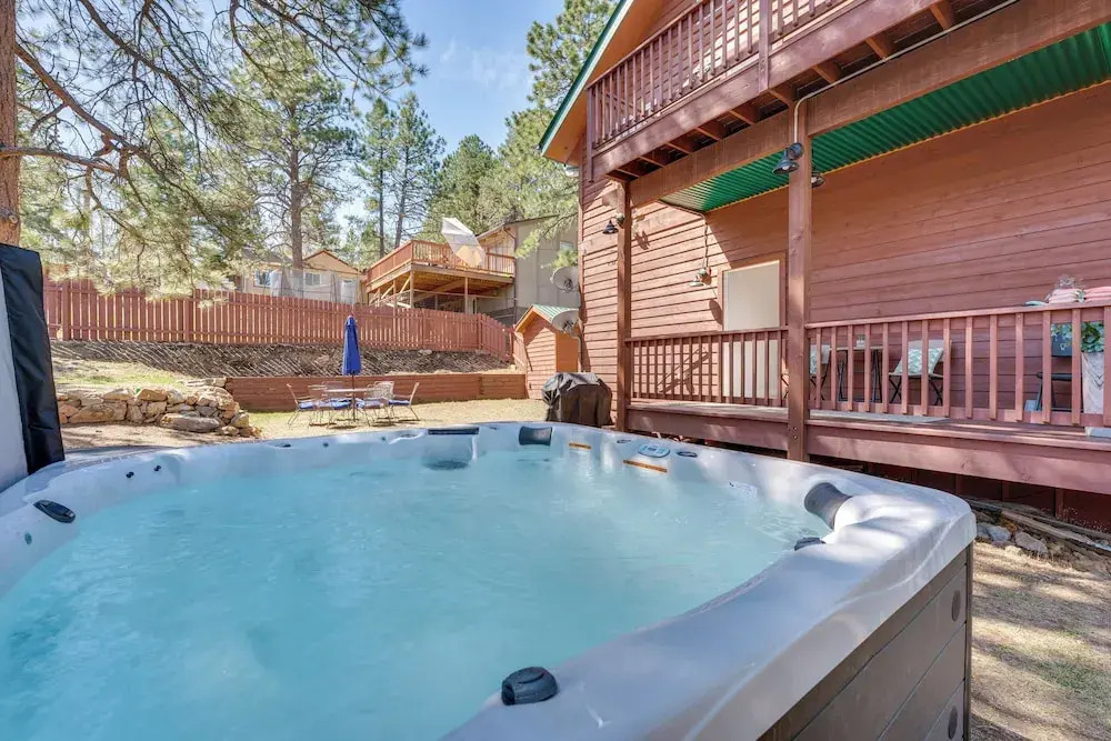 2 Mi to Lake Estes: Home w/ Deck & Grill