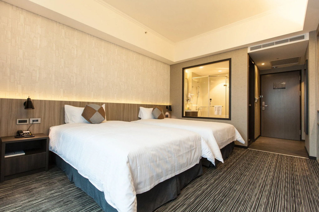Holiday Inn Express Kaohsiung Love River by IHG