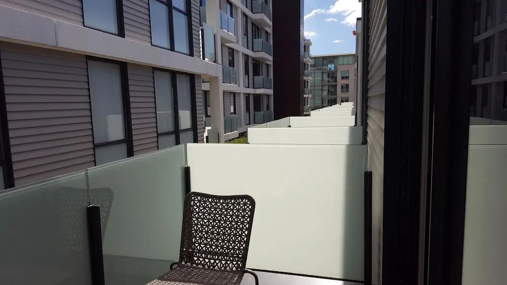 QV Open Plan One Bedroom Harbour Apt - 763