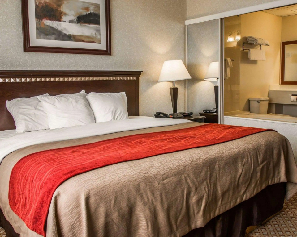 American Inn & Suites