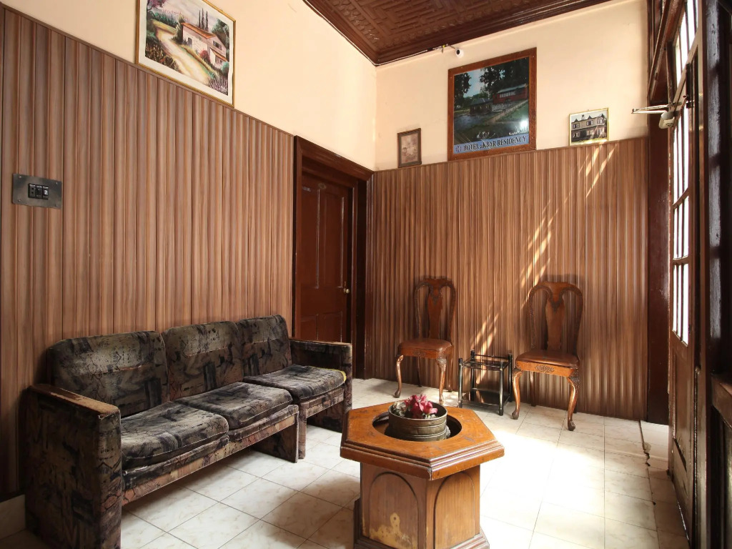 OYO 30650 Hotel Akbar Residency
