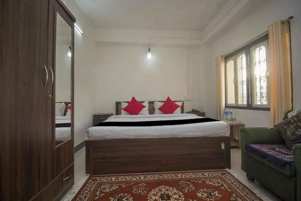 Oyo 24942 Hotel Lhasa
