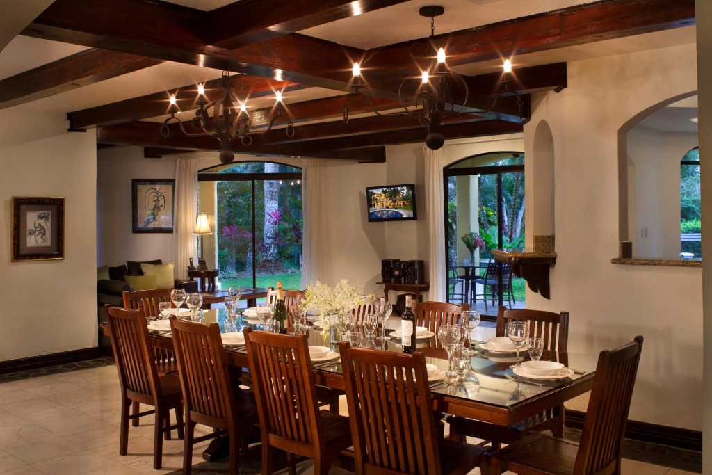 Casa Patron 6 bdr Private Home With Pool and Game Room