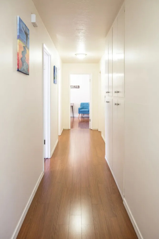 Deplane At Blaine - 2 Seattle Apts - Sleeps 14