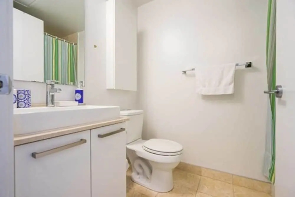 New One Bedroom Condo Downtown-CN TOWER