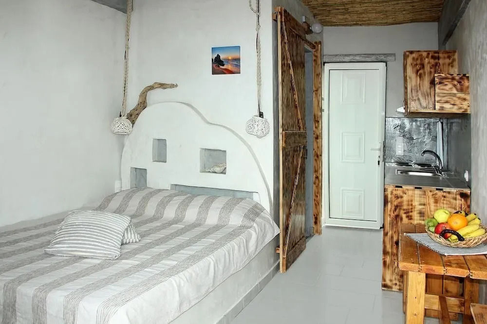 Christos studios and family apartments