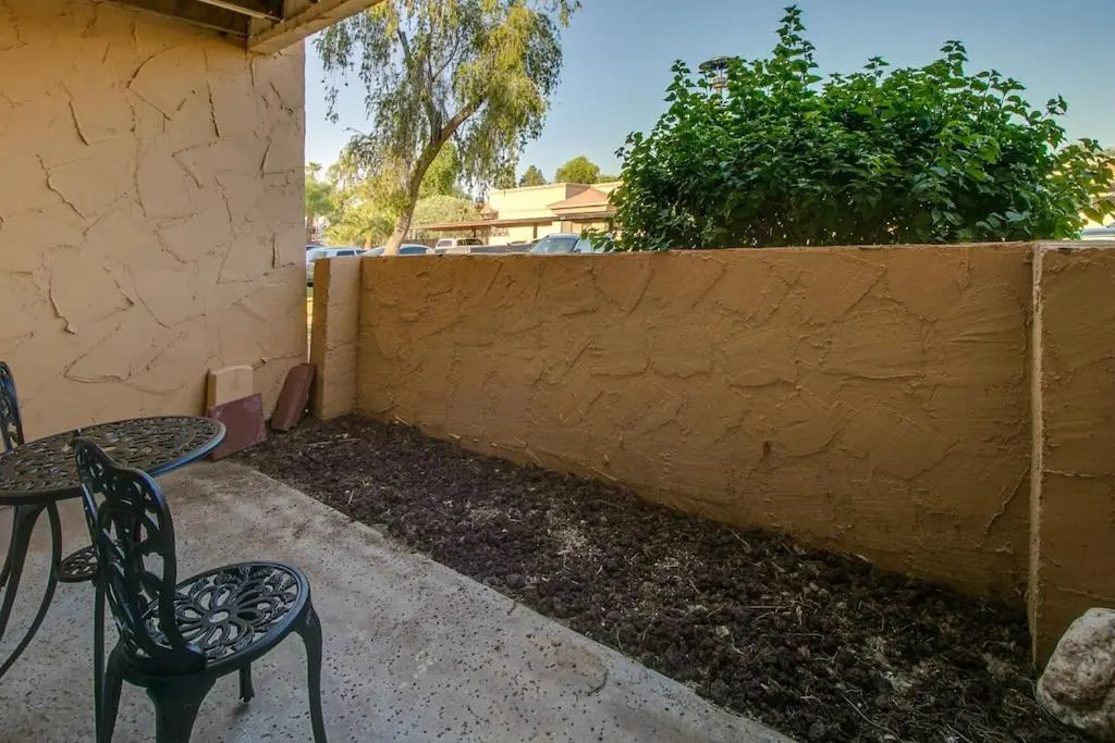 Stylish Updated 2 Bdrm Near Old Town Scottsdale!
