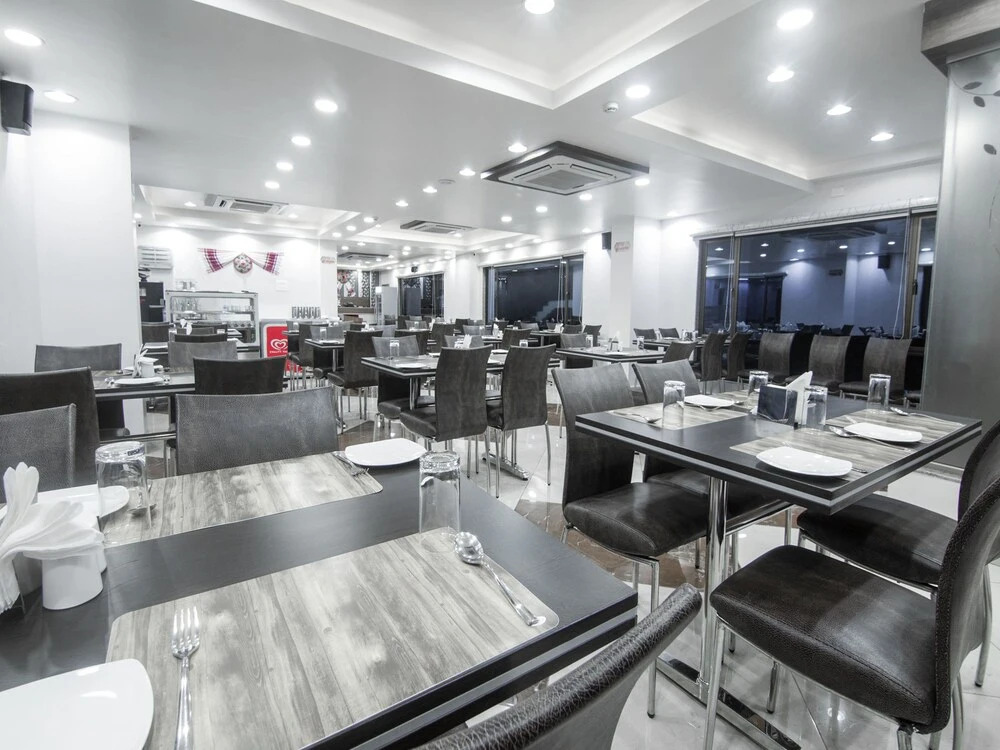OYO 15582 Hotel Vrinda Regency