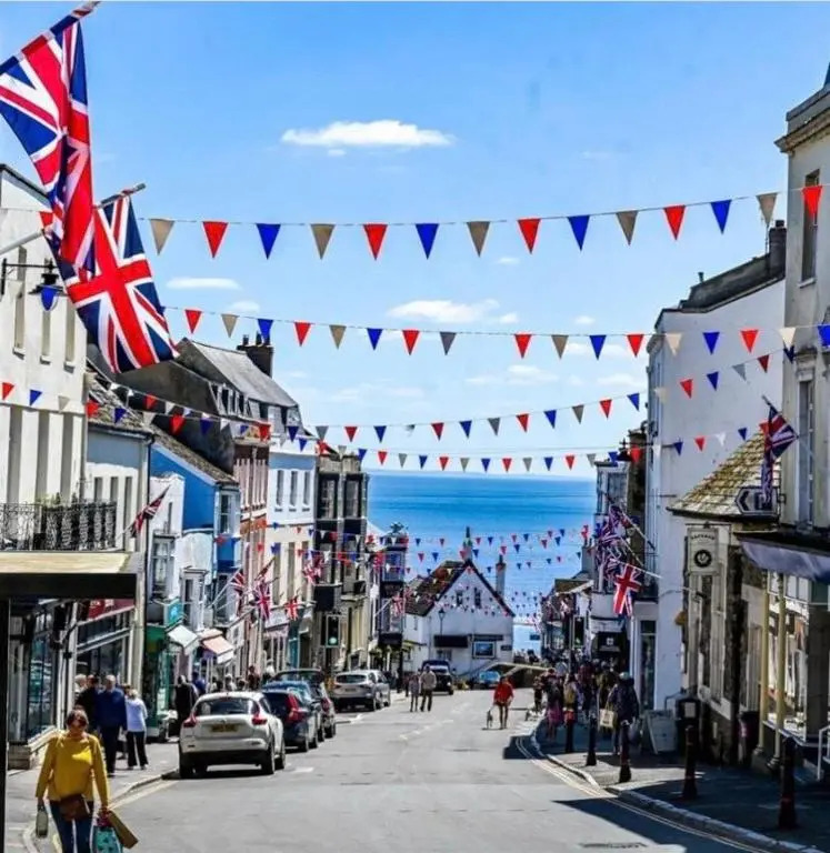 Quirky Lyme Regis Apartment Near Beach