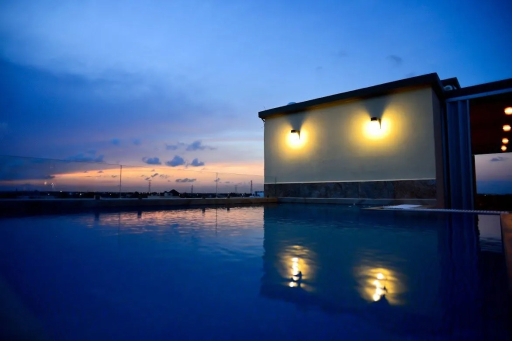 Sunrise 42 Suites Hotel