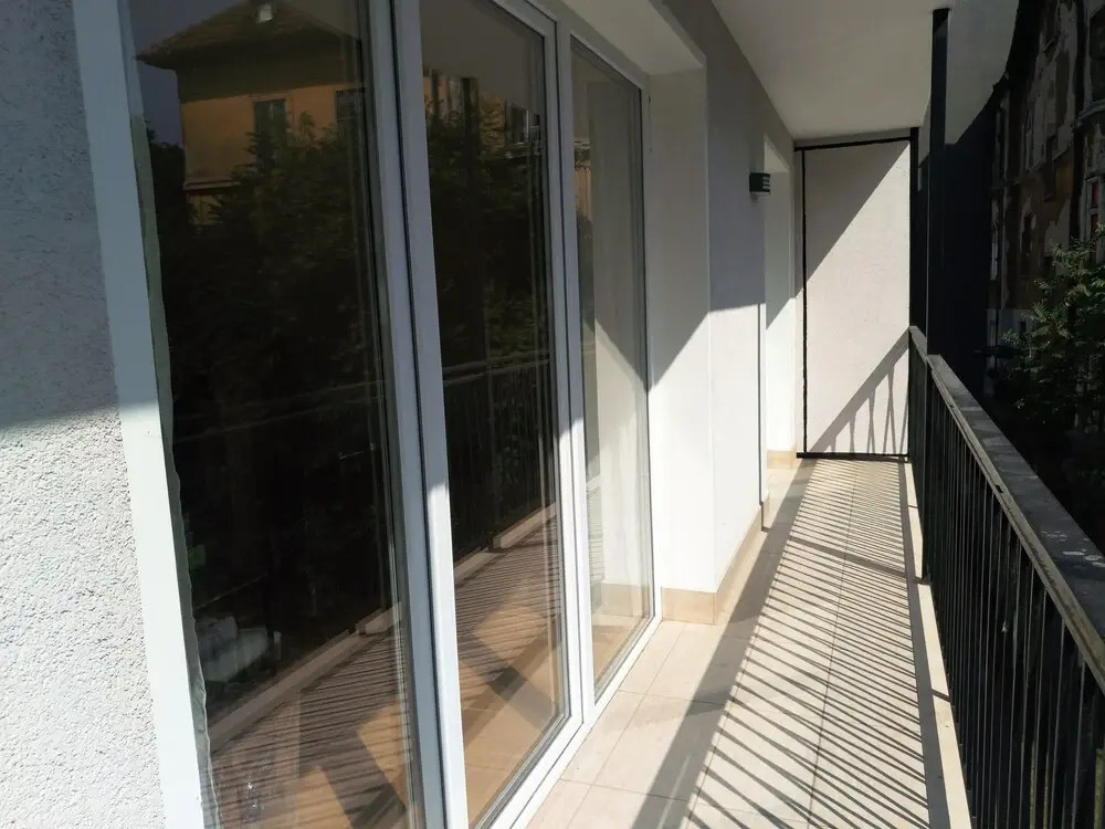 Baratero Club Apartments Private Parking EV points