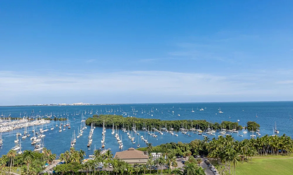 MIA Luxe Properties at Mutiny Park Condominium-Hotel