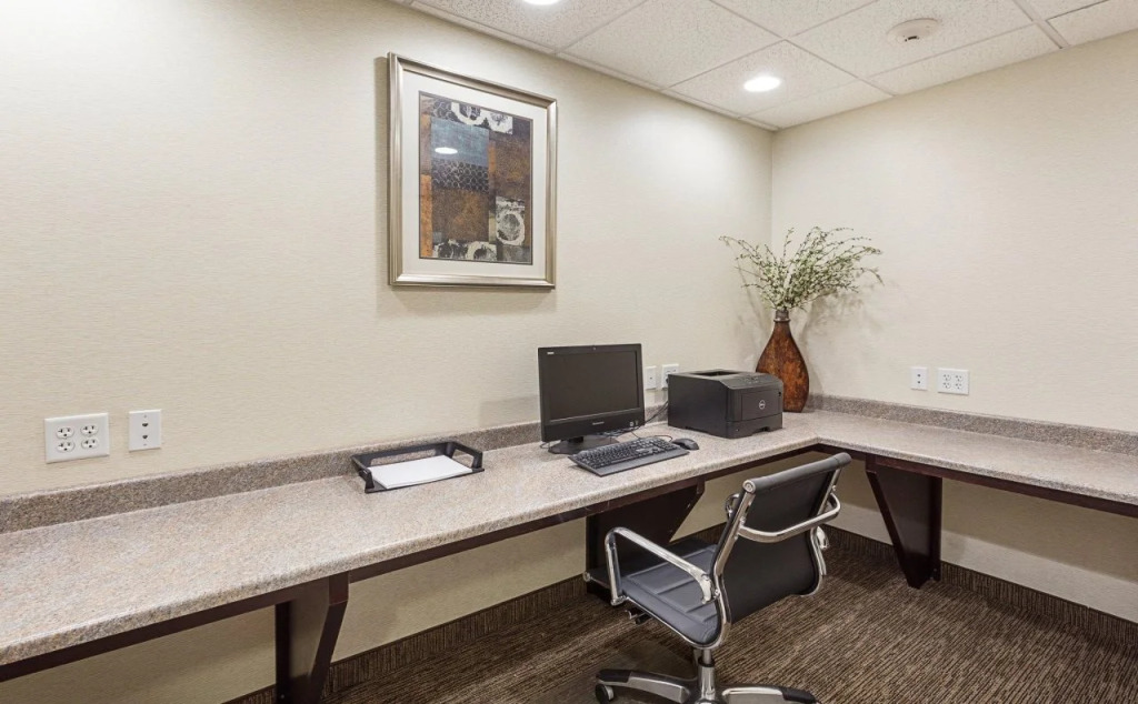 Holiday Inn Express Hotel & Suites Byram by IHG