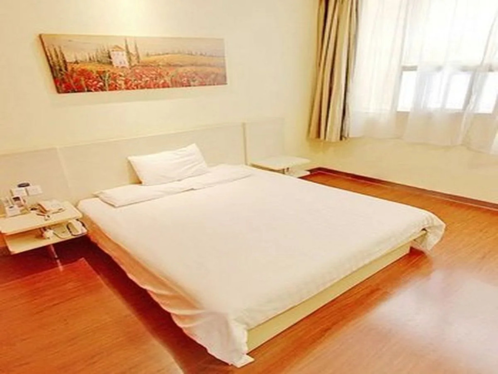 Hanting Express Shanghai Fengxian South Qiao Road