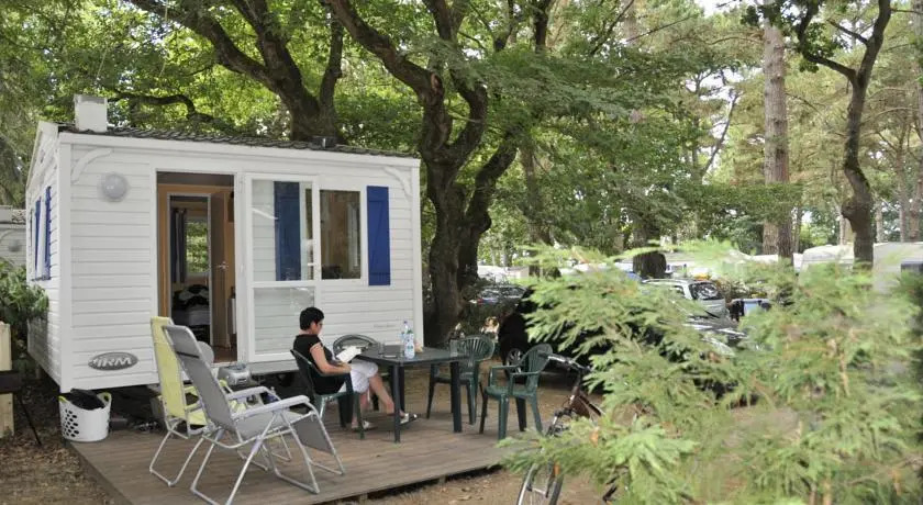 Camping Le Chateau du Petit Bois