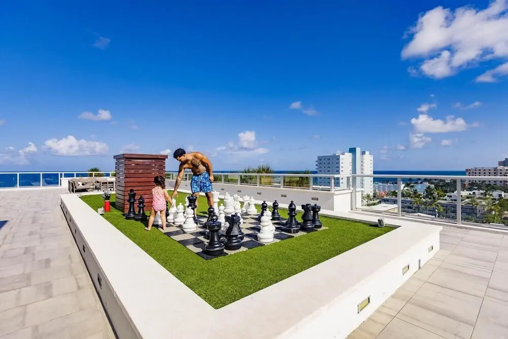 Upscale Modern 4 Bedroom Condos on the Beach