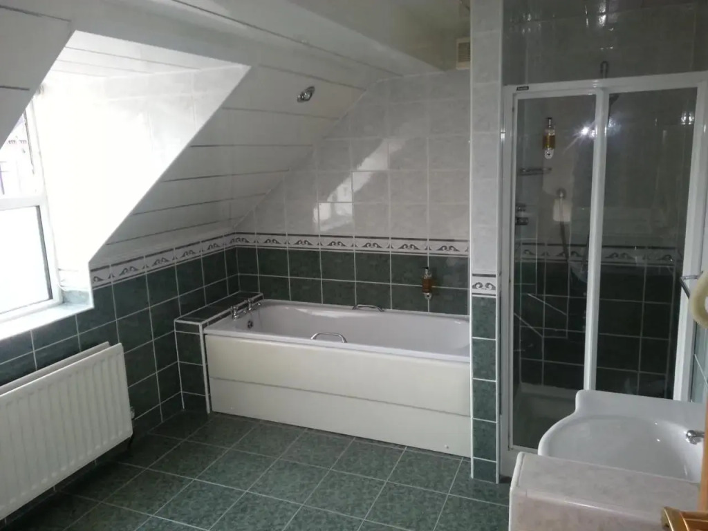 The Avalon Hotel - Guest House