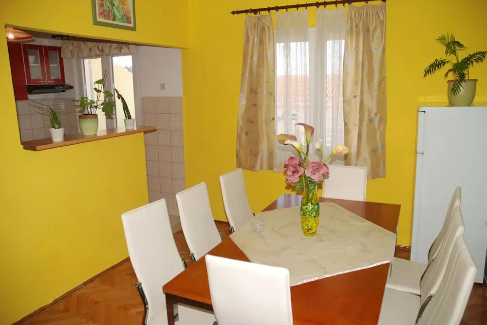 Family house Sutivan