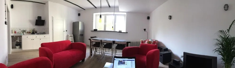 Honey Den Hostel