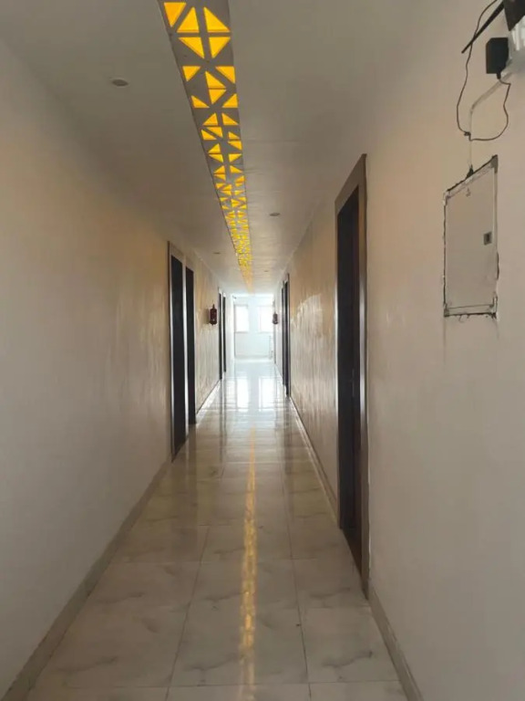 Lushy Days Hotel Nanda